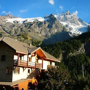 Le Rocher Pensión La Grave
